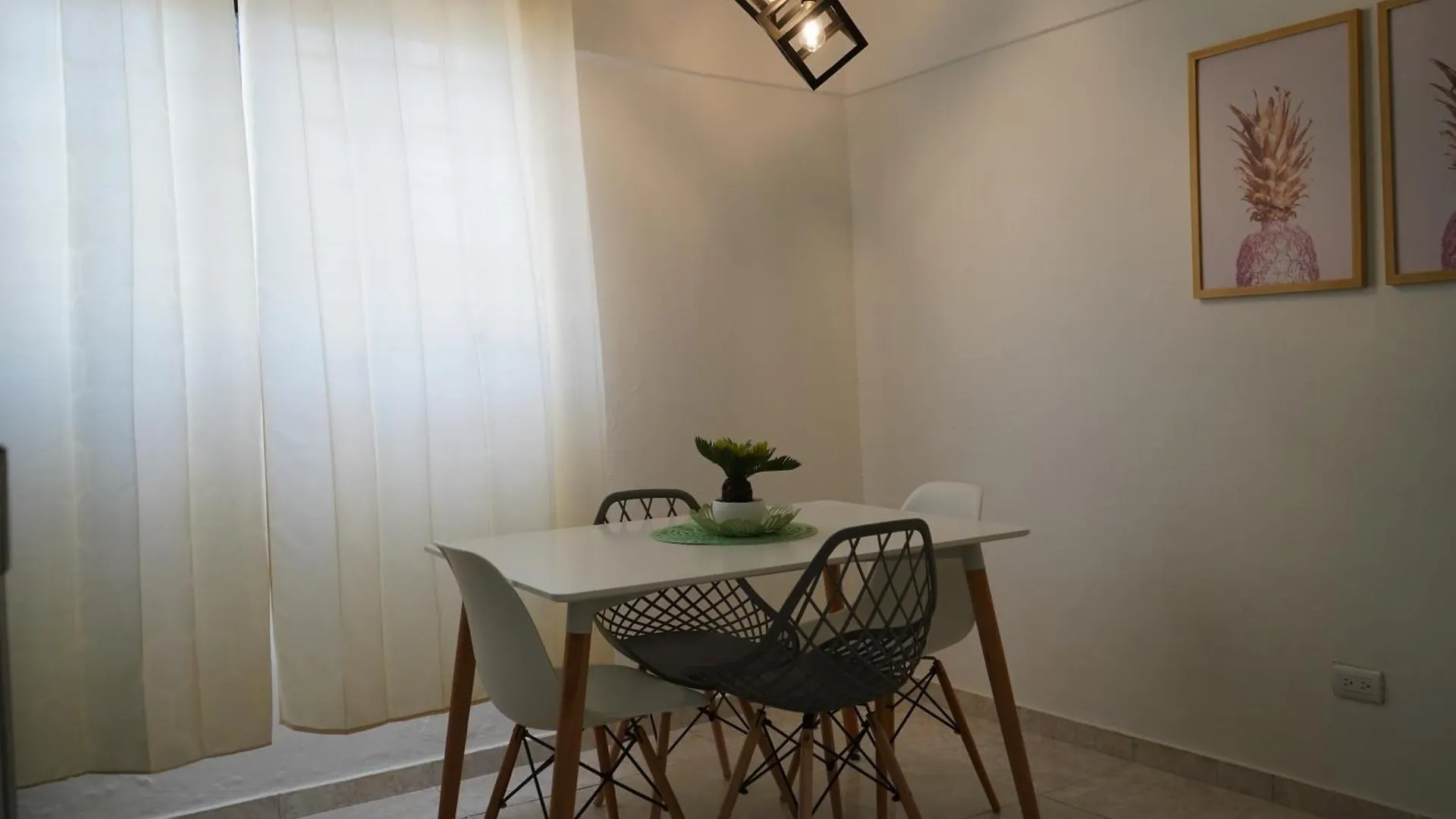 普拉塔港202 Don Juan Local Living公寓式酒店